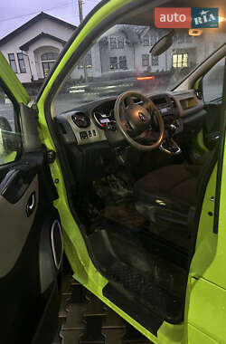 Грузовой фургон Renault Trafic 2015 в 