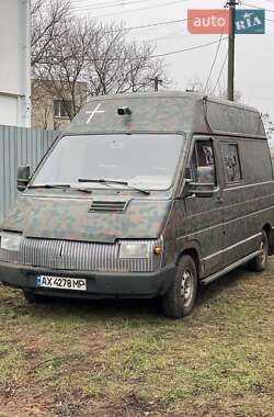 Вантажопасажирський фургон Renault Trafic 1990 в Полтаві