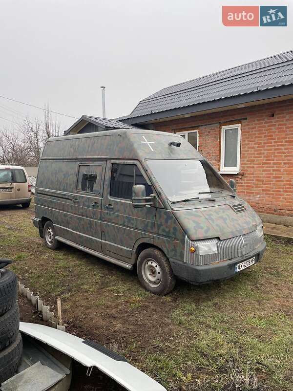Грузопассажирский фургон Renault Trafic 1990 в Полтаве