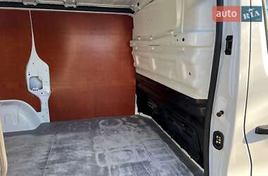 Грузовой фургон Renault Trafic 2020 в 