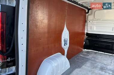 Грузовой фургон Renault Trafic 2020 в 