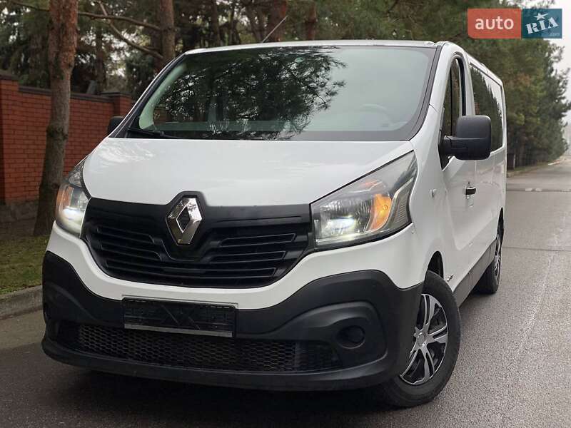 Мінівен Renault Trafic 2015 в Дніпрі