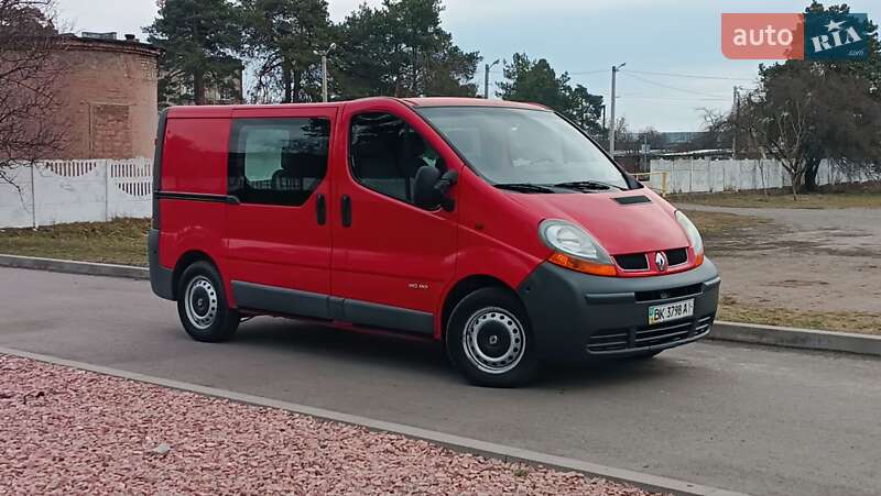 Мінівен Renault Trafic 2003 в Сарнах