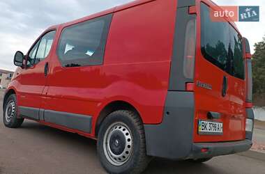 Мінівен Renault Trafic 2003 в Сарнах