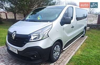 Минивэн Renault Trafic 2015 в 