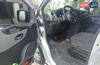 Минивэн Renault Trafic 2015 в 