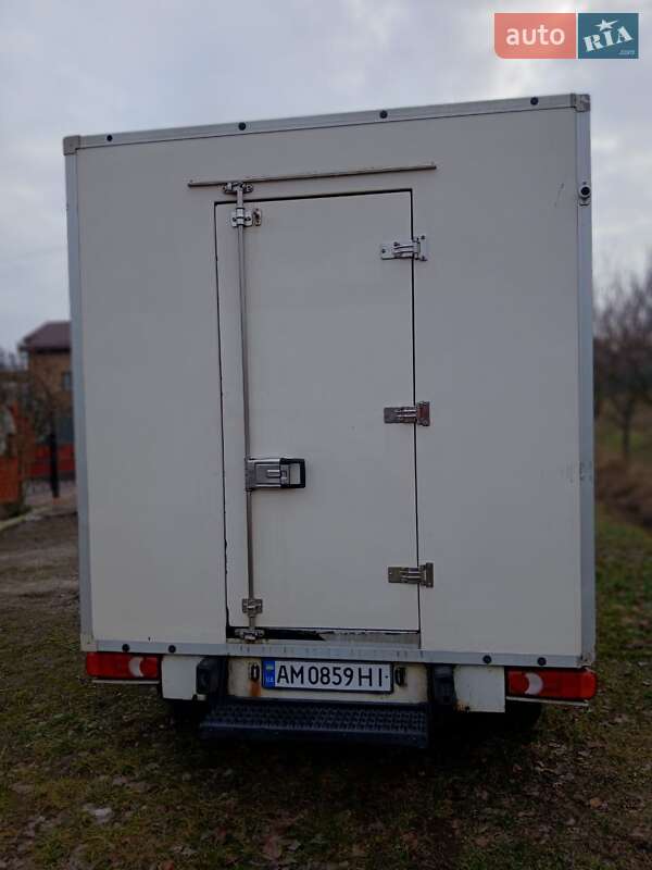 Грузовой фургон Renault Trafic 2013 в Бердичеве фото 50 Грузовой фургон Renault Trafic 2013 в Бердичеве