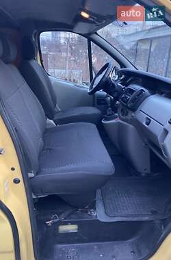 Грузовой фургон Renault Trafic 2003 в 