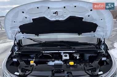 Грузовой фургон Renault Trafic 2024 в 