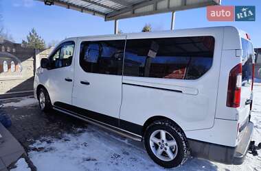 Минивэн Renault Trafic 2016 в 