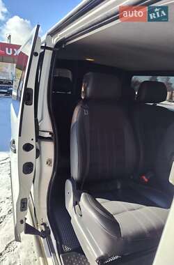 Минивэн Renault Trafic 2016 в 