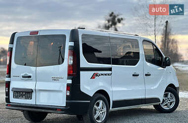 Минивэн Renault Trafic 2015 в Дубно