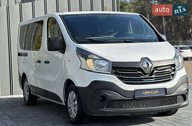 Минивэн Renault Trafic 2015 в 