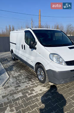 Грузовой фургон Renault Trafic 2009 в  фото 4 Грузовой фургон Renault Trafic 2009 в