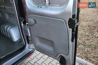 Мінівен Renault Trafic 2005 в 