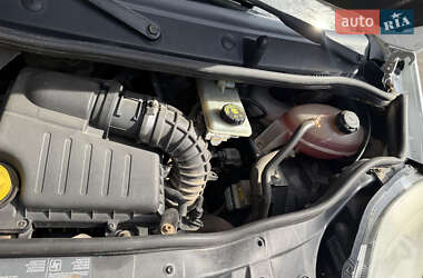 Грузовой фургон Renault Trafic 2013 в 
