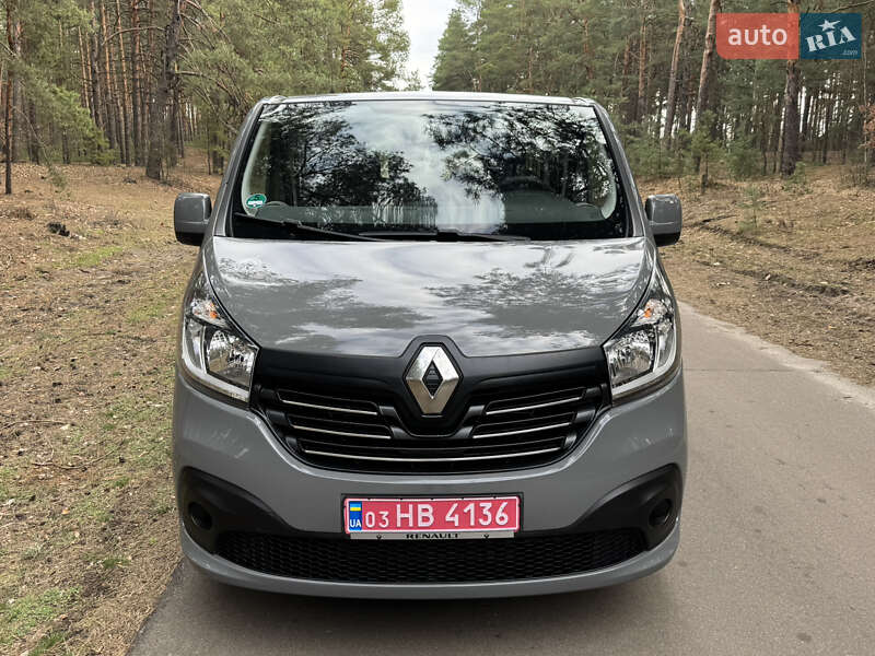 Минивэн Renault Trafic 2017 в Киеве