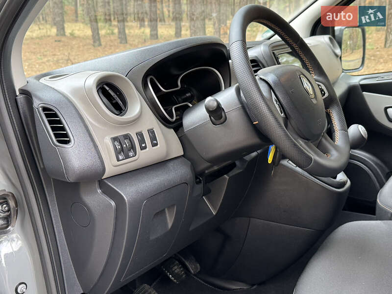 Минивэн Renault Trafic 2017 в Киеве