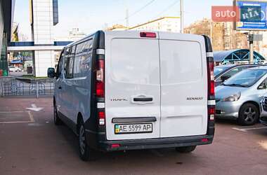 Минивэн Renault Trafic 2017 в 