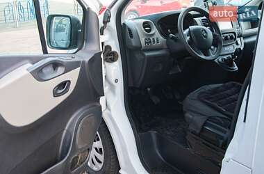 Минивэн Renault Trafic 2017 в 