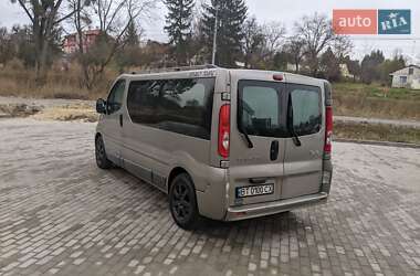 Минивэн Renault Trafic 2011 в 