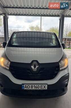 Грузовой фургон Renault Trafic 2015 в 