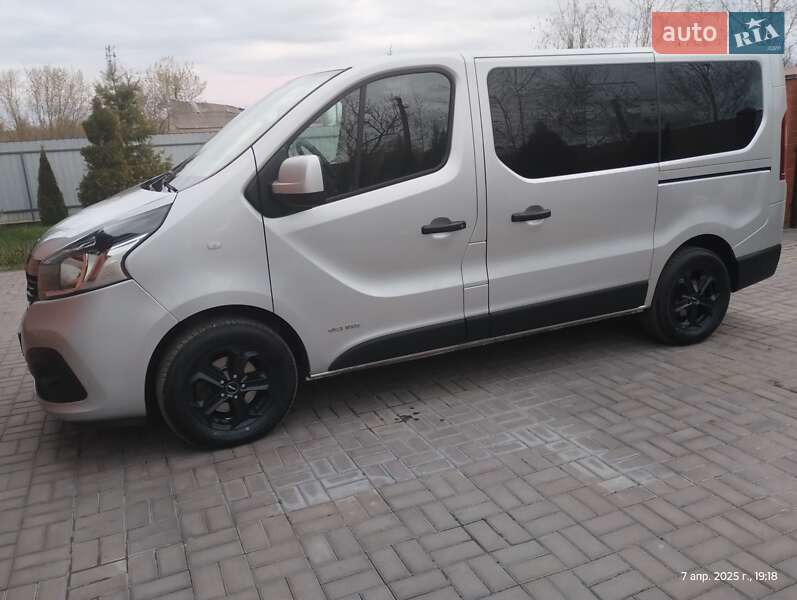 Мінівен Renault Trafic 2017 в Дніпрі