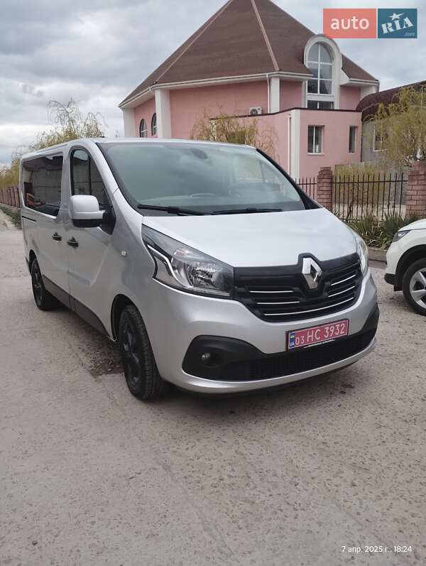 Мінівен Renault Trafic 2017 в Дніпрі