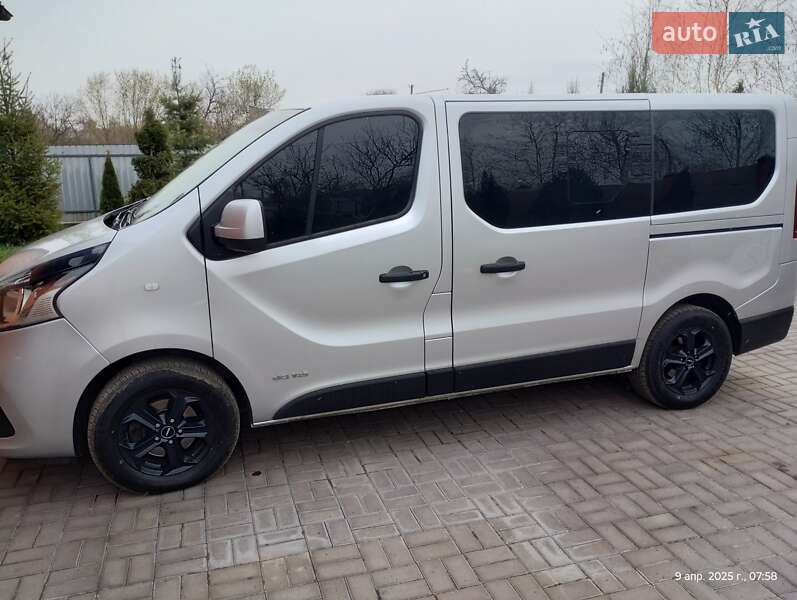 Мінівен Renault Trafic 2017 в Дніпрі