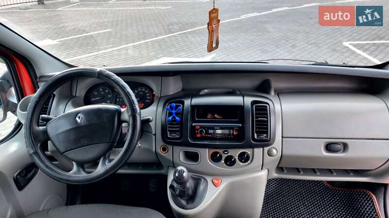 Минивэн Renault Trafic 2003 в Вознесенске