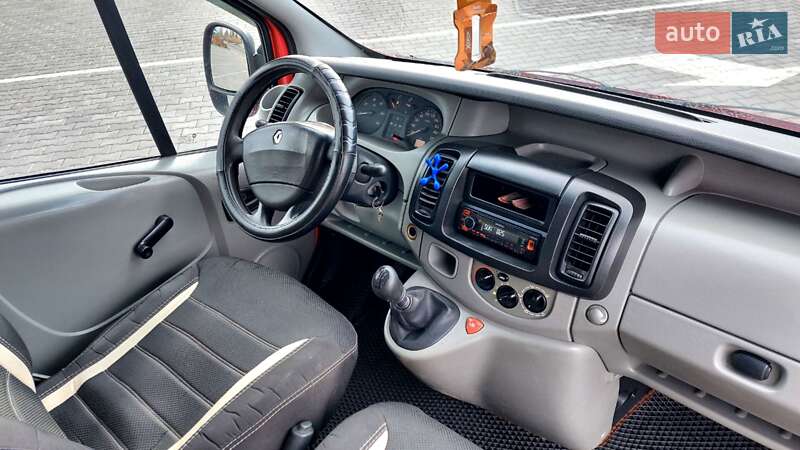 Минивэн Renault Trafic 2003 в Вознесенске