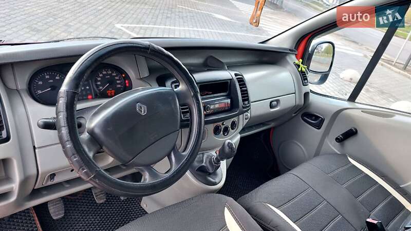Минивэн Renault Trafic 2003 в Вознесенске