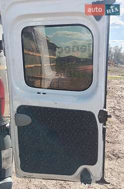 Грузовой фургон Renault Trafic 2005 в 