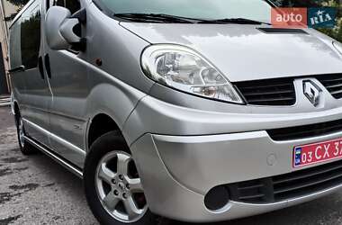 Минивэн Renault Trafic 2013 в 