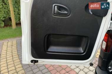 Грузовой фургон Renault Trafic 2020 в 