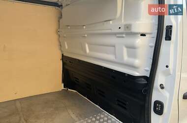 Грузовой фургон Renault Trafic 2020 в 