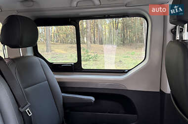 Минивэн Renault Trafic 2021 в 