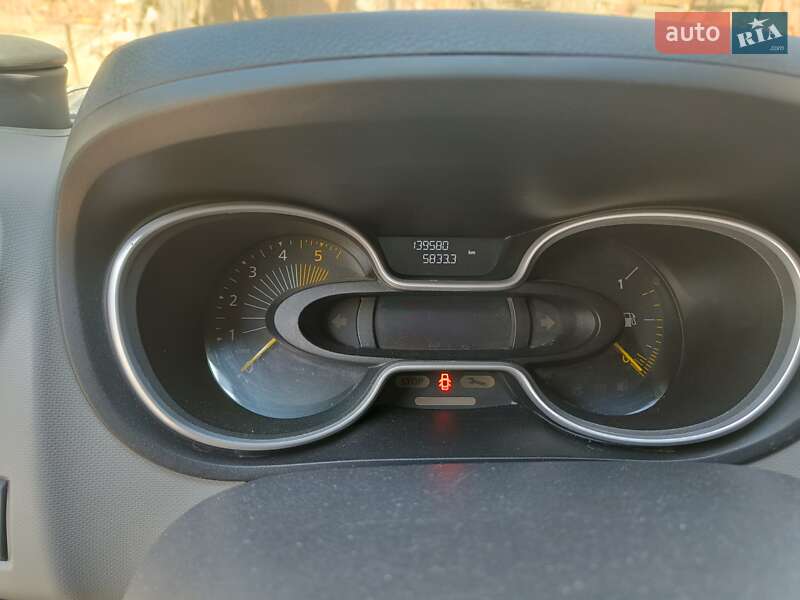 Минивэн Renault Trafic 2016 в 
