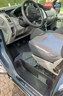 Минивэн Renault Trafic 2012 в 