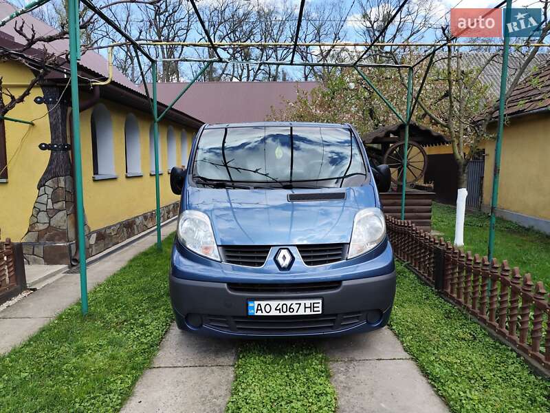 Мінівен Renault Trafic 2009 в 