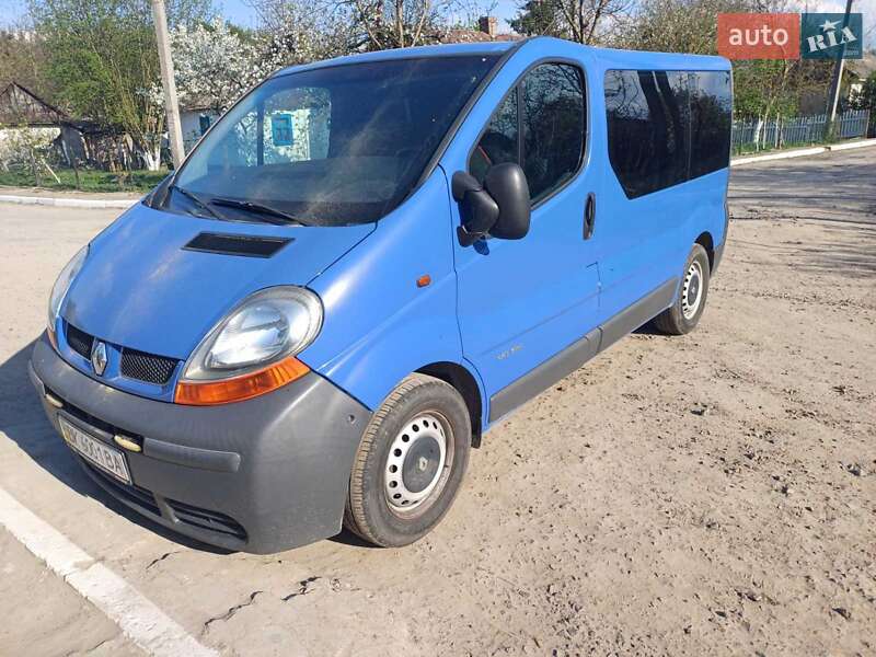 Минивэн Renault Trafic 2005 в Демидовке