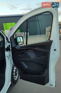 Вантажний фургон Renault Trafic 2022 в 