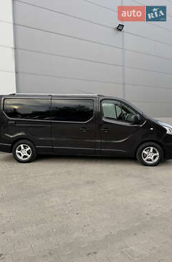 Минивэн Renault Trafic 2016 в 