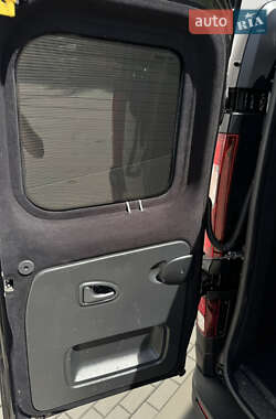 Минивэн Renault Trafic 2016 в 