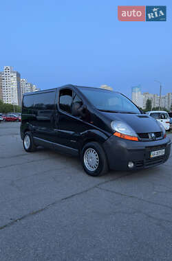 Грузовой фургон Renault Trafic 2004 в Киеве