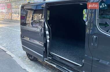 Вантажопасажирський фургон Renault Trafic 2011 в 