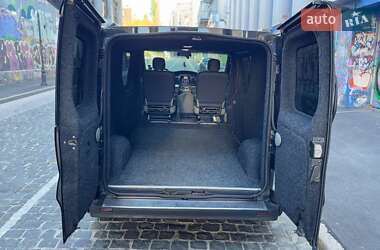 Вантажопасажирський фургон Renault Trafic 2011 в 