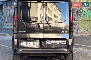 Вантажопасажирський фургон Renault Trafic 2011 в 