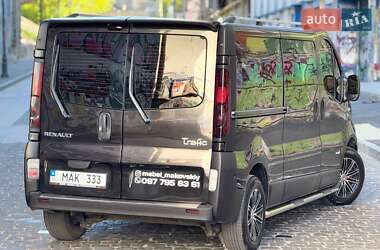 Вантажопасажирський фургон Renault Trafic 2011 в 