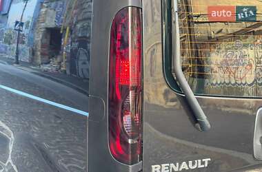 Вантажопасажирський фургон Renault Trafic 2011 в 